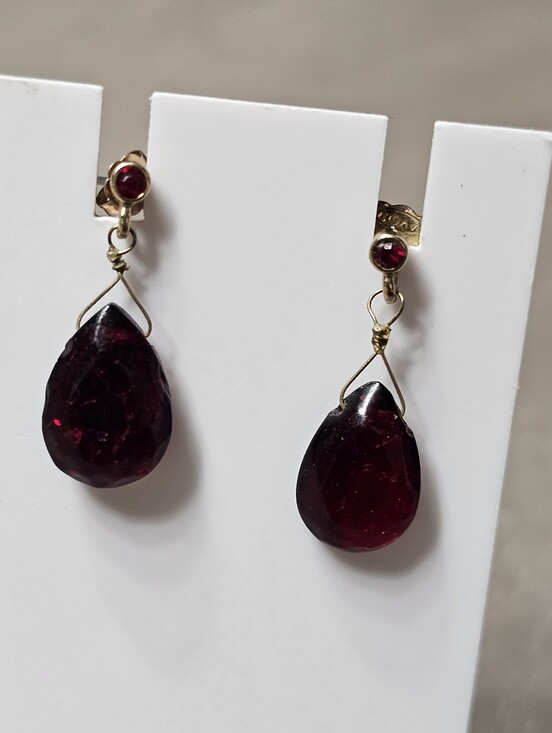 Avon Jewelry - Vintage AVON Deep Garnet Red Faceted Teardrop Dangle Earrings